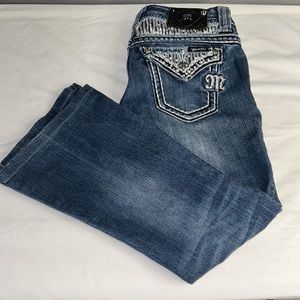 Miss Me Flare jeans. 28